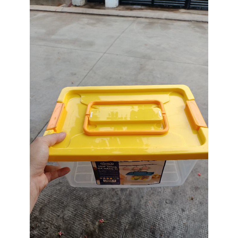 HỘP NHỰA NẮP GÀI 7 LÍT QUÀ TẶNG TỪ VINAMILK. | BigBuy360 - bigbuy360.vn