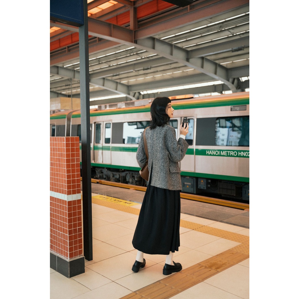 Áo coat dạ xám phẩy MADELEN dáng freesize suông rộng | BigBuy360 - bigbuy360.vn