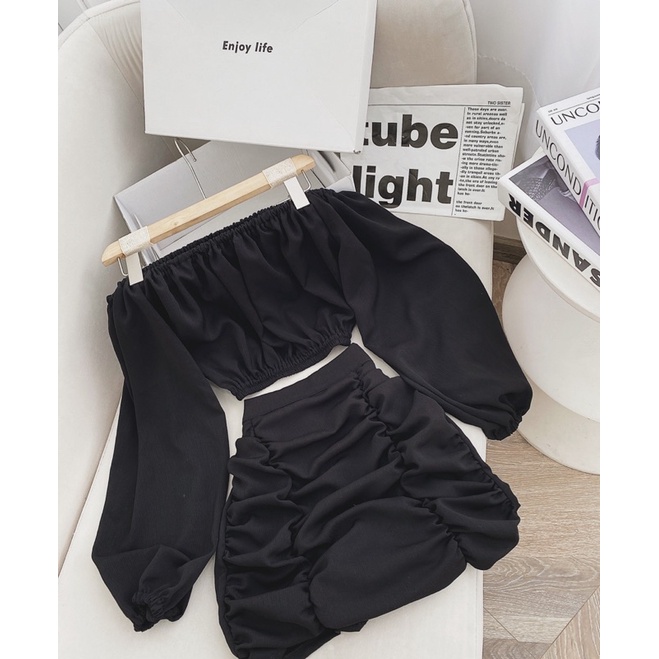 SET ÁO CROPTOP BẸT VAI PHỒNG + CHÂN VÁY NHÚN