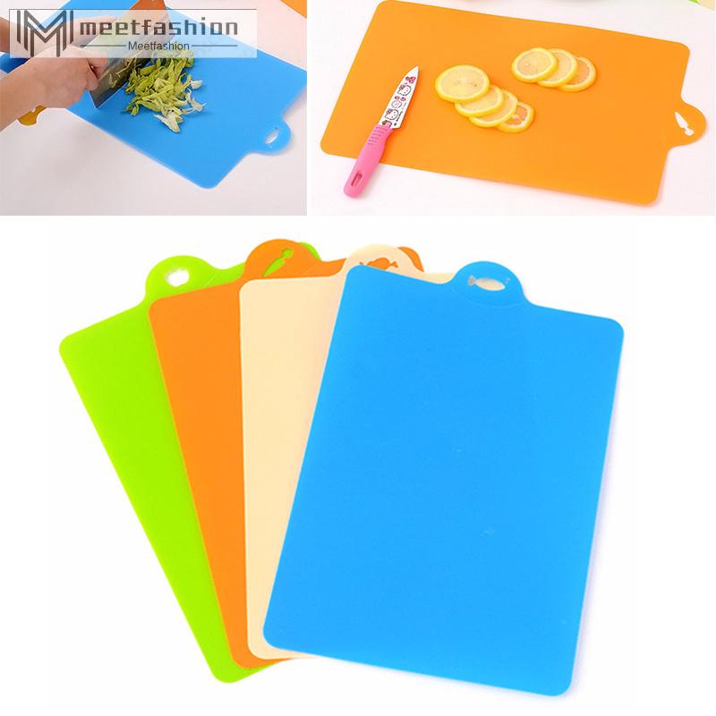 Thớt silicone chống trượt đa dụng cho nhà bếp kích thước 21.5*32.5cm