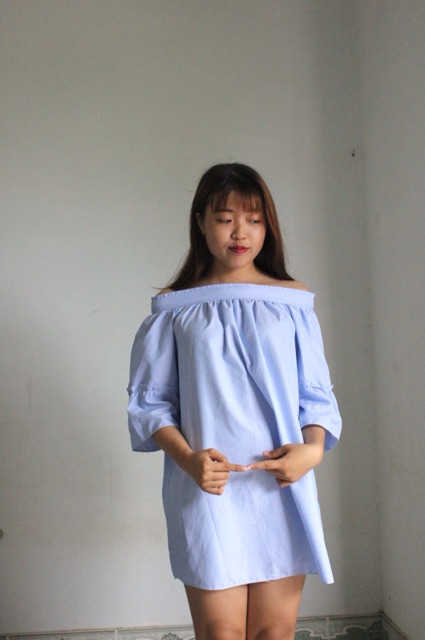 Đầm xuông trễ vai