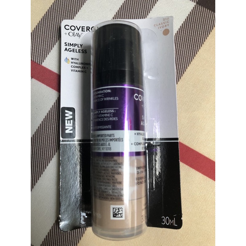 Kem nền Covergirl Olay Simply Ageless 3in1 Liquid Foundation Classic Ivory 210