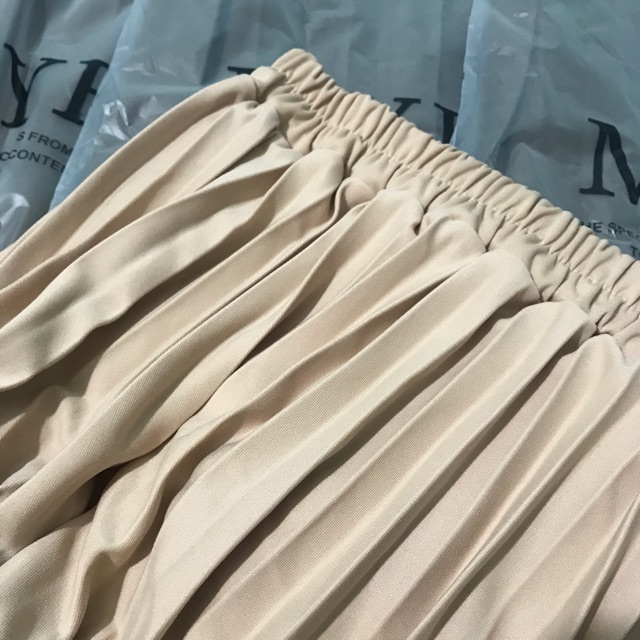 SẴN CHÂN VÁY MIDI XẾP LY | BigBuy360 - bigbuy360.vn