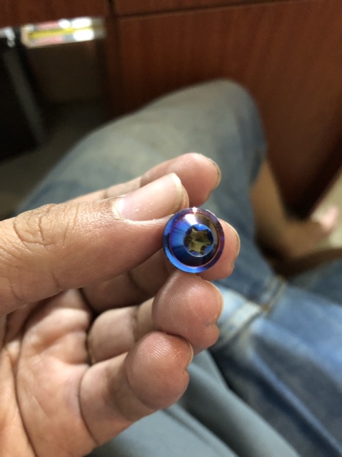 Ốc inox 304 6 li 2 phân xi titan xanh - túi 10 con