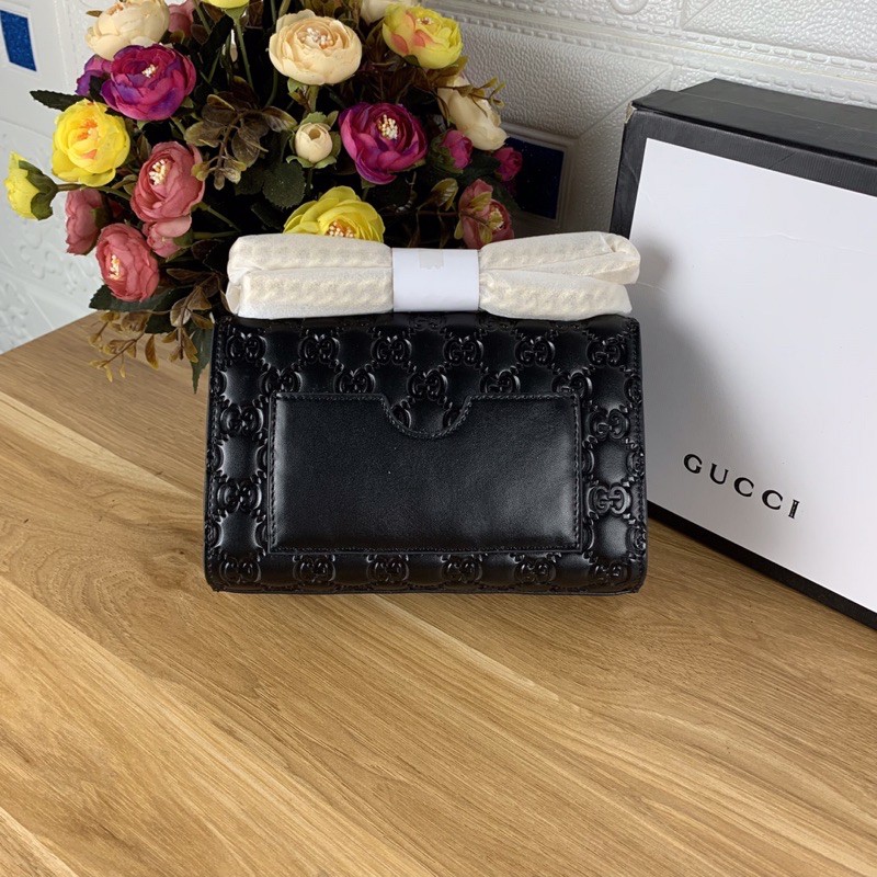 Túi xách Gucci màu đen size 20cm