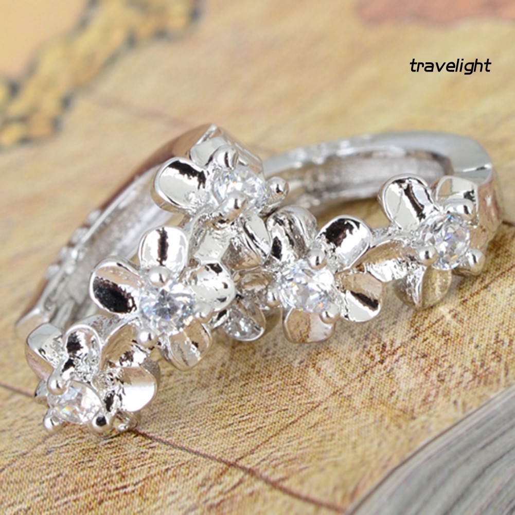 Khuyên Vành Tai Hình Hoa Đính Đá Thời Trang Cho Nữ