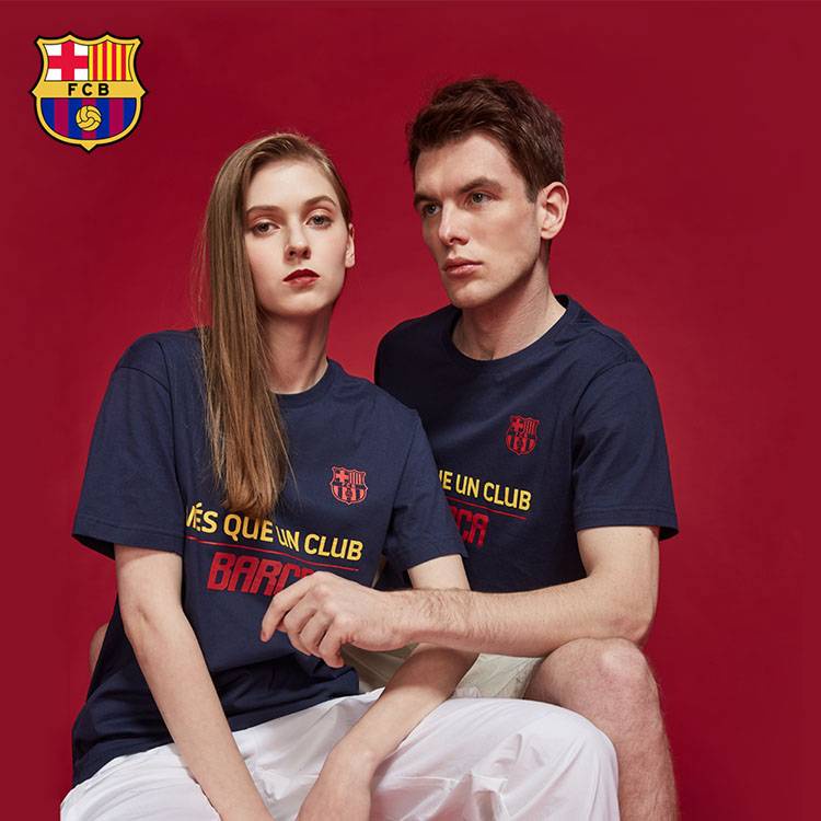 Áo thun tay ngắn cổ tròn in logo đội bóng Barcelona thời trang dành cho nam và nữ