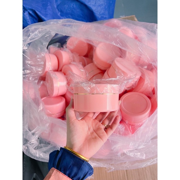 01 hủ nhựa đựng kem 200g màu hồng phấn ( hường )