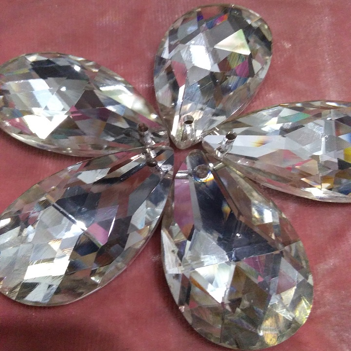 Đá pha lê -giọt nước 4 cm