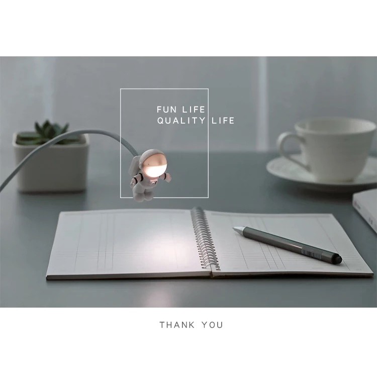 Đèn LED ngủ hình phi hành gia