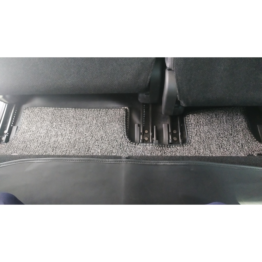 Thảm lót sàn ô tô 6D Mitsubishi Outlander  - Da PU cao cấp, Không mùi, Giảm 20% tiếng ồn