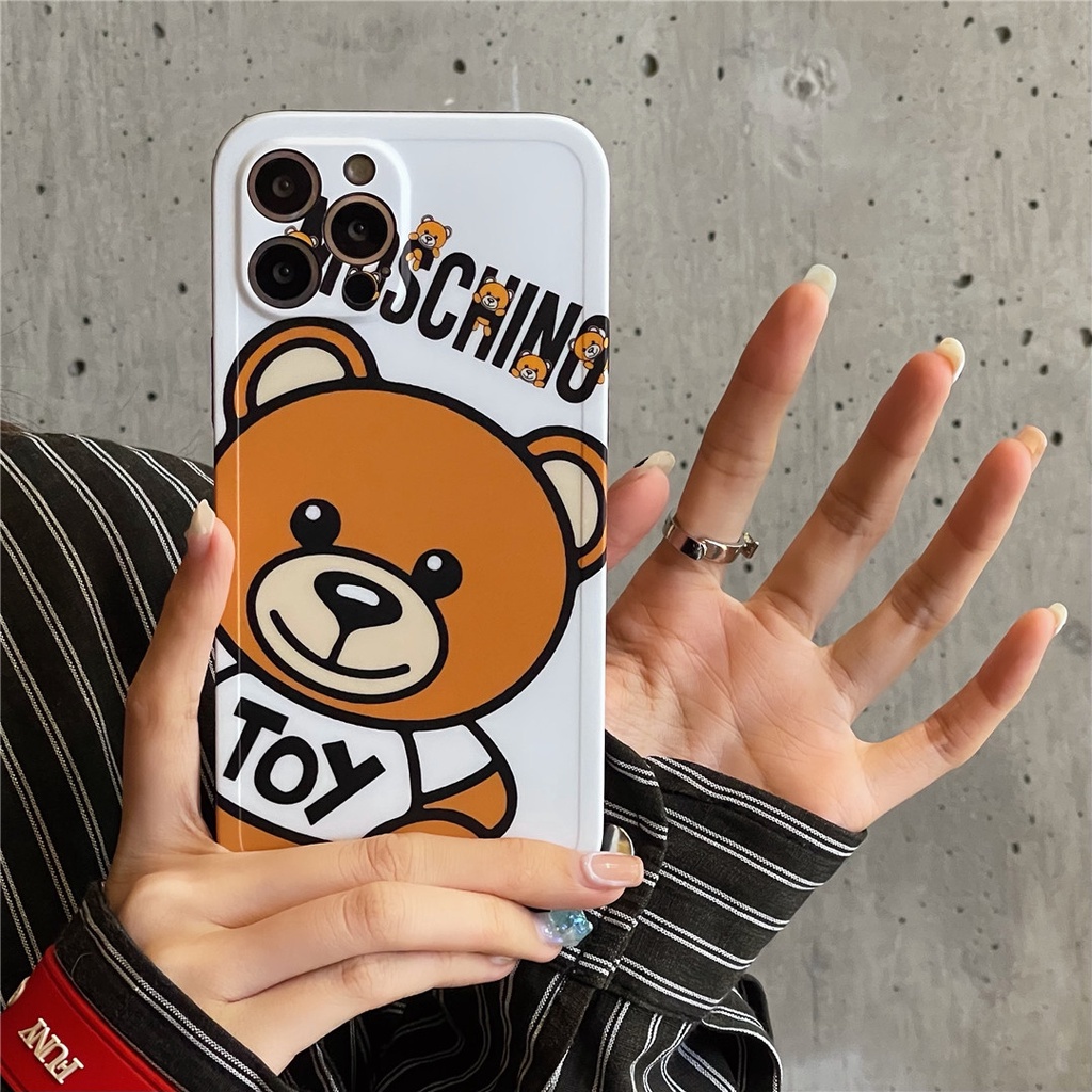 Ốp Điện Thoại Nhựa Cứng In Hình Gấu moschino Cho iphone15 14 13 12 mini 11 pro max 6 / 6s 7 / 8plus se2 x / xs xr xsmax #HG4888