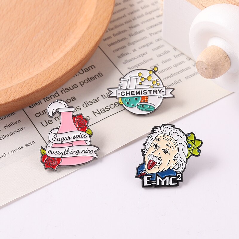 Ghim cài áo hình công thức hóa học độc đáo
