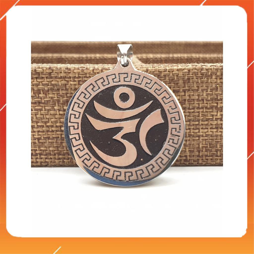 Mặt dây chuyền chữ OM