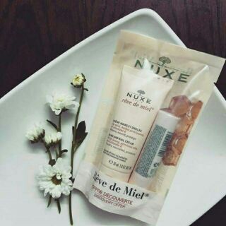 Set dưỡng tay dưỡng môi Nuxe Pháp