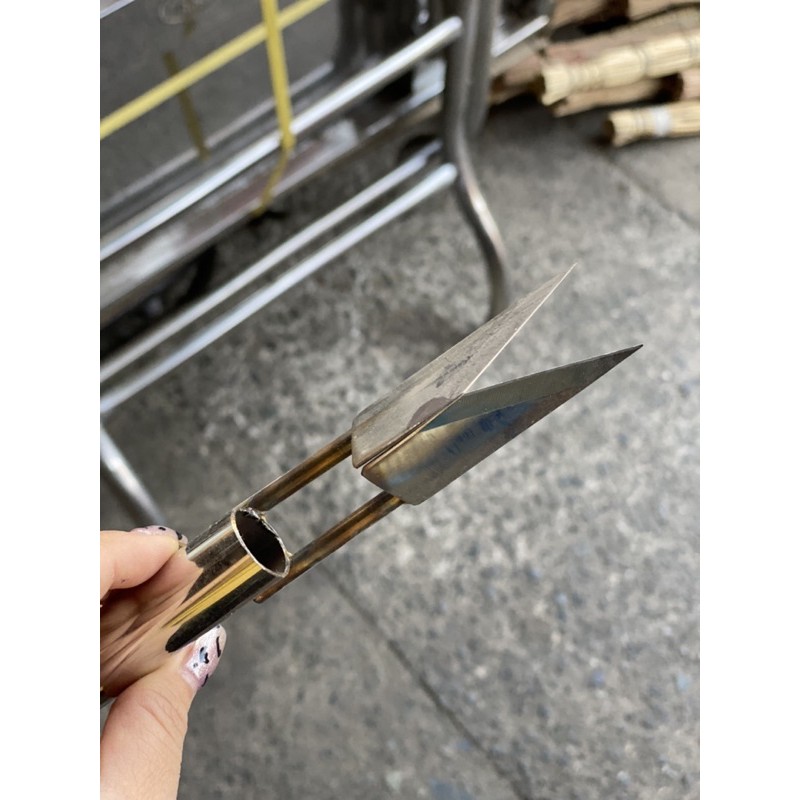 Dao cắt mắt thơm