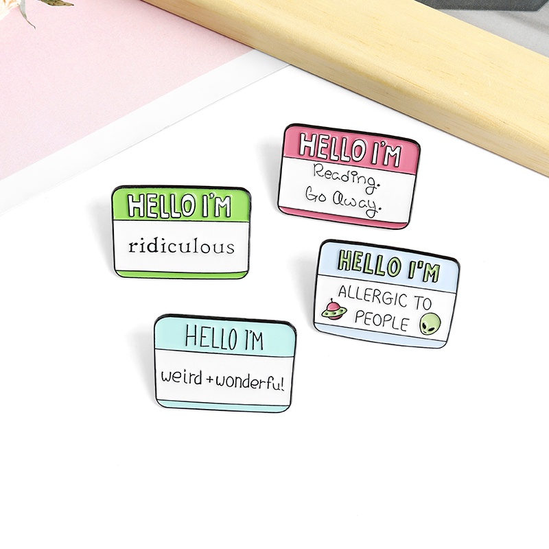 Ghim cài áo họa tiết hoạt hình có 4 mẫu độc đáo