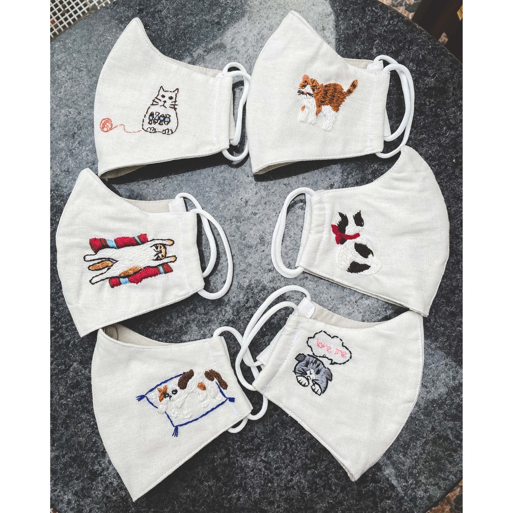 Khẩu trang vải linen thêu tay 3 lớp thêu mèo - 3 Plyer Hand Embroidered Linen Face Mask | BigBuy360 - bigbuy360.vn
