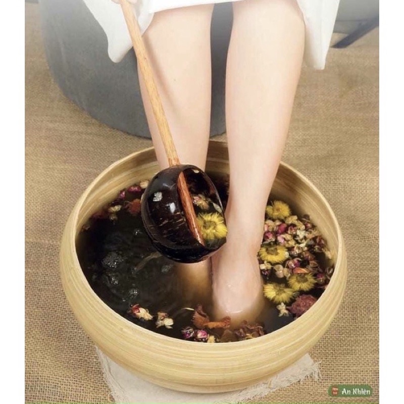 Gáo dừa to múc nước, dùng trong spa
