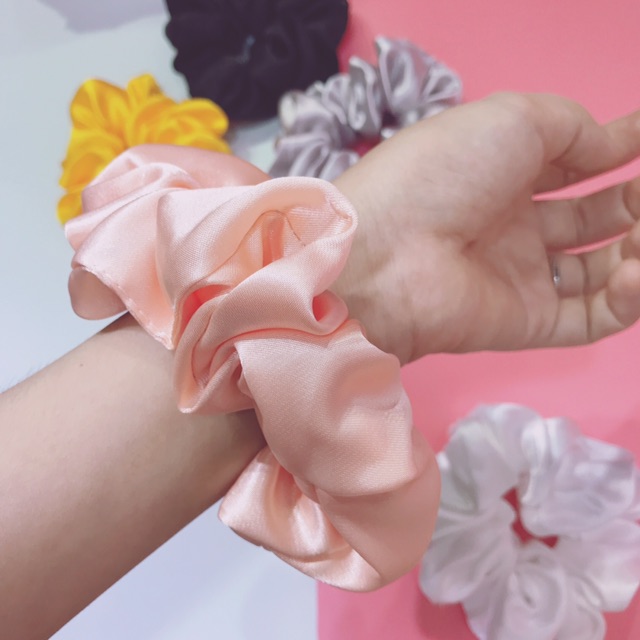 Cột tóc vải phi lụa siêu to , cực nhún - scrunchies