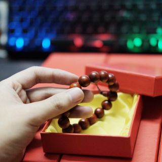 Vòng tay phong thủy may mắn dạng chuỗi hạt cho nam nữ đeo tay full box 12 ly