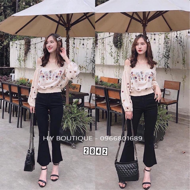 Quần bò đen ống loe rách gấu 936