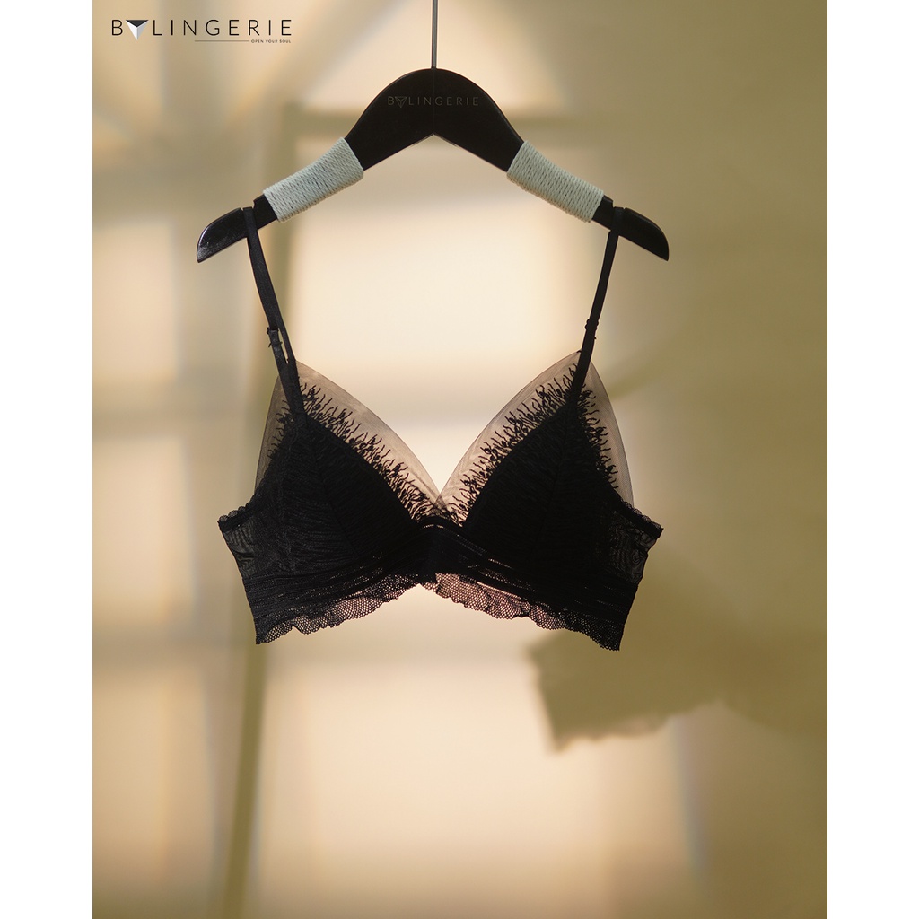Bộ đồ lót ren nữ BY LINGERIE màu đen không gọng đệm mút mỏng | B166