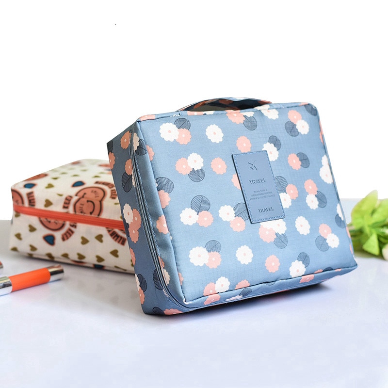 Túi đựng đồ trang điểm sử dụng tiện lợi