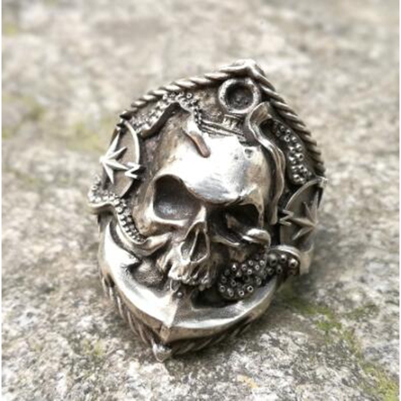 Nhẫn đeo tay thiết kế chạm khắc hình đầu cướp biển phong cách Gothic đẹp mắt cho biker