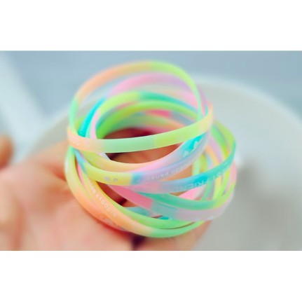 combo 10 vòng đeo tay dạ quang phát sáng trong đêm y hình , hàng đẹp. giá 33k/10 vòng - thích hợp cho nam và nữ luôn