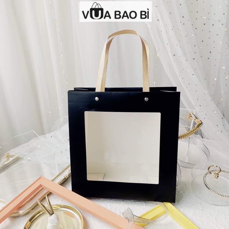 Hộp quà ngày phụ nữ quà sinh nhật, tốt nghiệp cửa sổ trong suốt kèm rơm lót và túi đựng quà quai nhựa độc đáo VUABAOBI