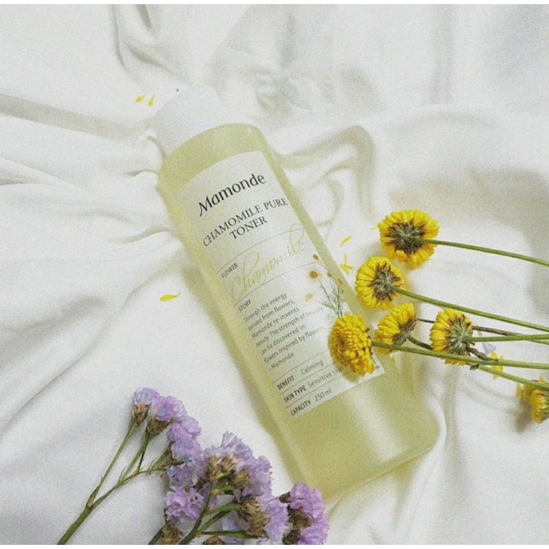 Nước Hoa Hồng Mamonde Chamomile Pure Toner 250ml