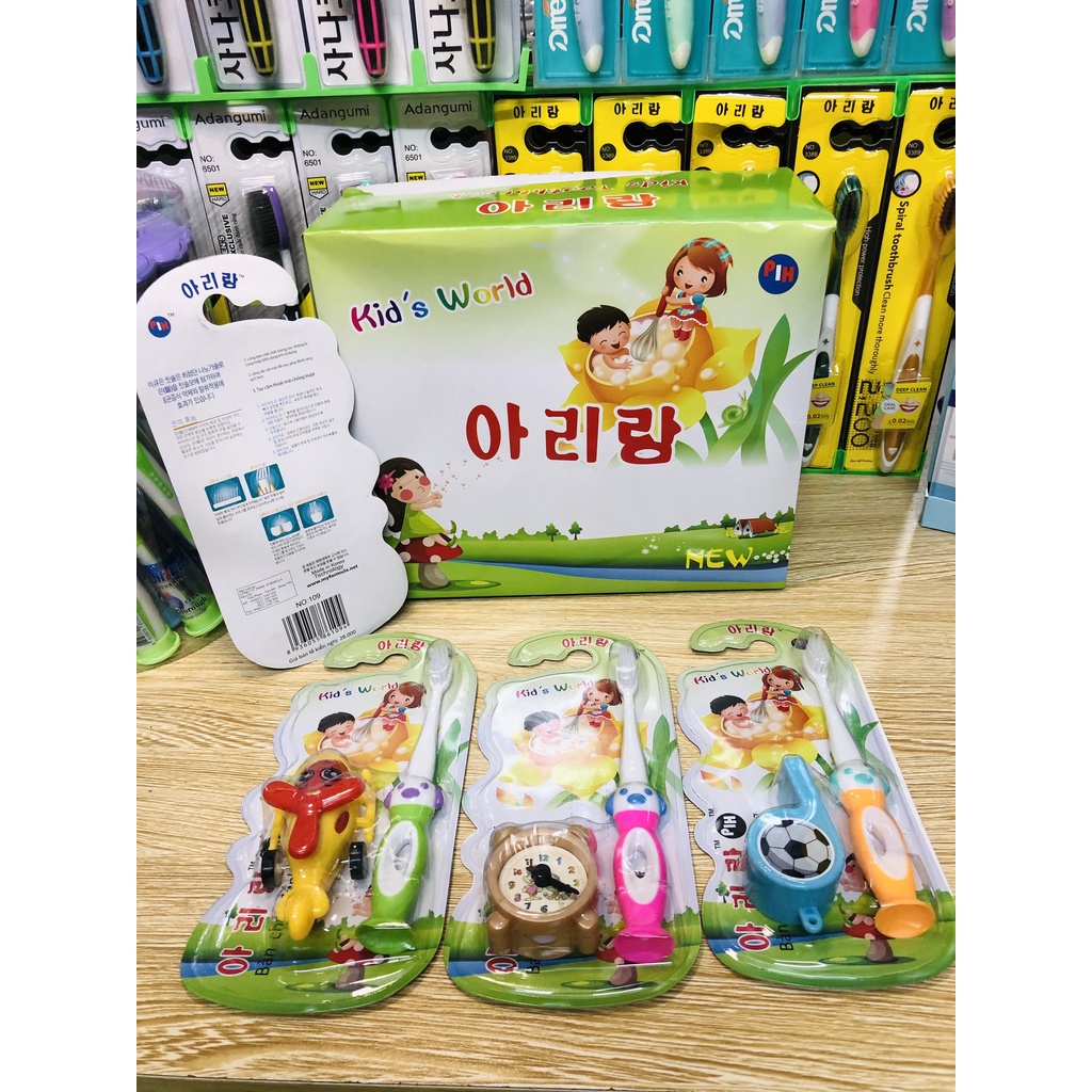 Sỉ 1 Hộp 12 Chiếc bàn chải trẻ kèm quà tặng đủ mẫu