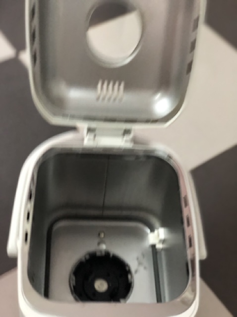 Máy làm bánh mì zojirushi BB HE10