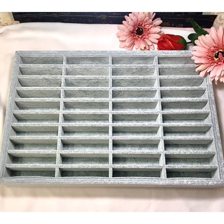 Khay nhung trưng vòng bản liền size 24x35cm trưng bày vòng khối có nhiều màu được 40 cái