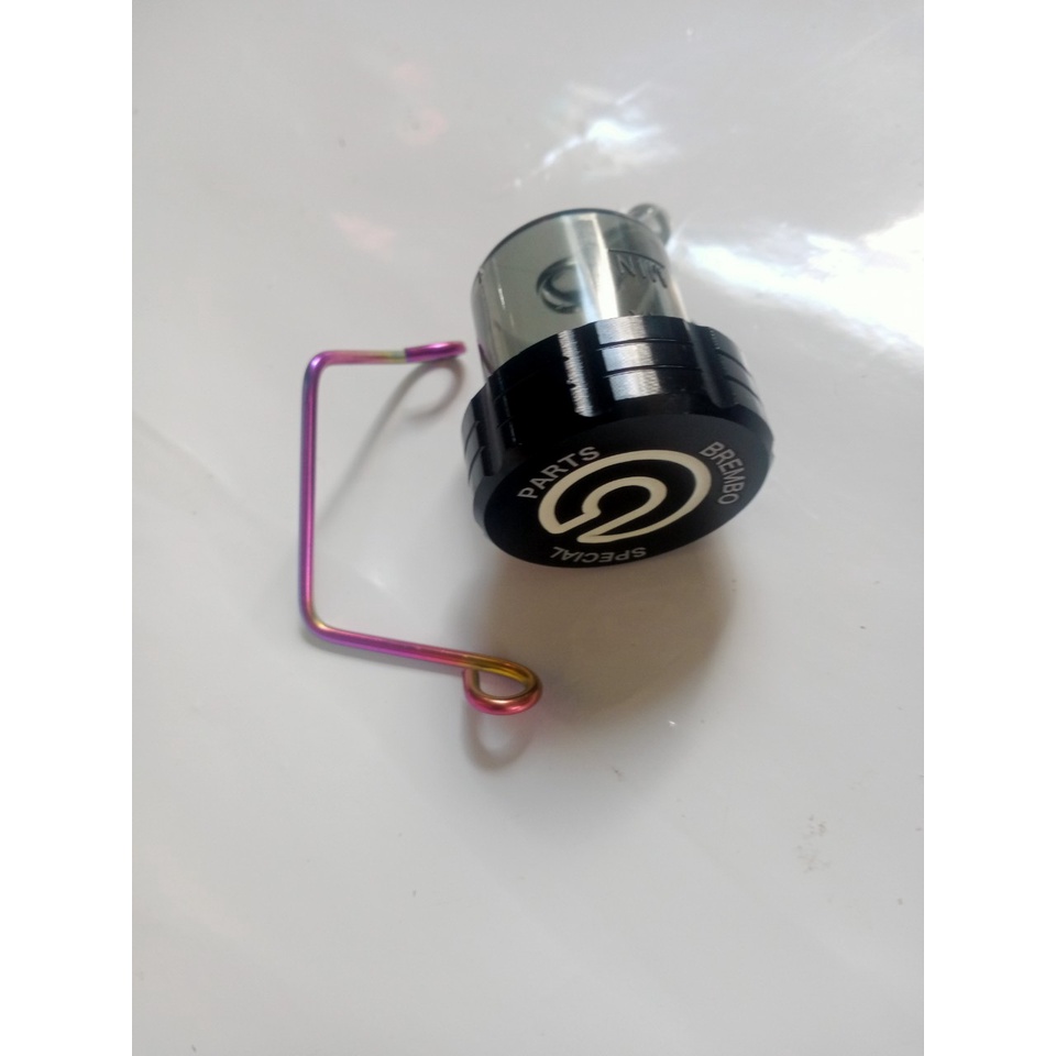 Bình dầu thắng đĩa bremboo nắp CNC.tặng bát bình dầu titan.