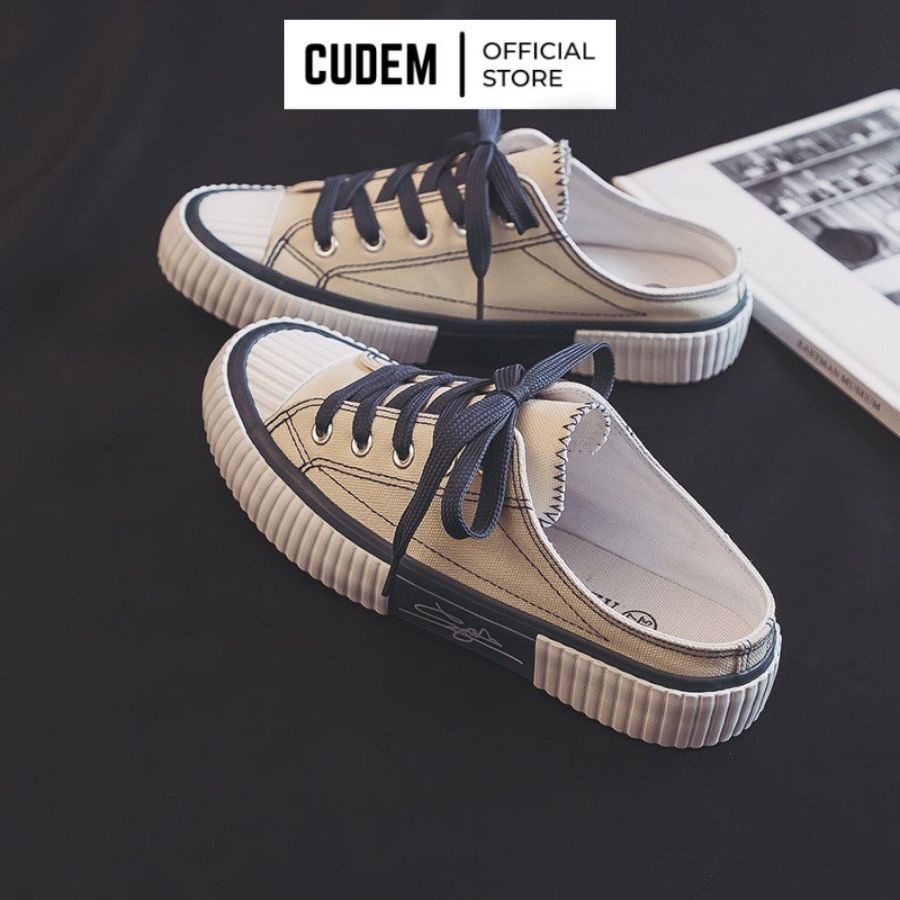 Giày sục đạp gót nữ hoạ tiết chữ ký chất liệu canvas S13