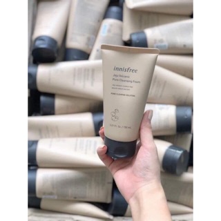🌷Sữa Rửa Mặt Innisfree Jeju Volcanic Pore Cleansing Foam - MẪU MỚI 2019 (150ml)