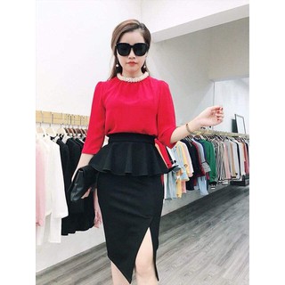 Chân váy bút chì đuôi cá trên xẻ trước
