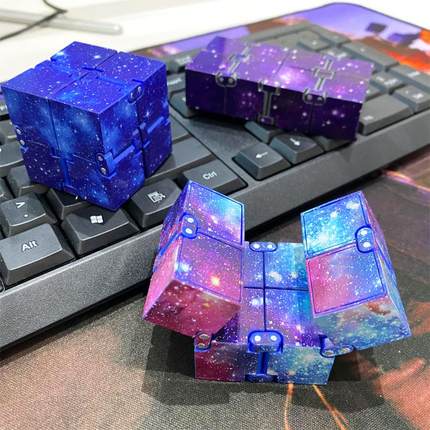 Đồ chơi khối rubik giúp giảm căng thẳng và tăng khả năng sáng tạo