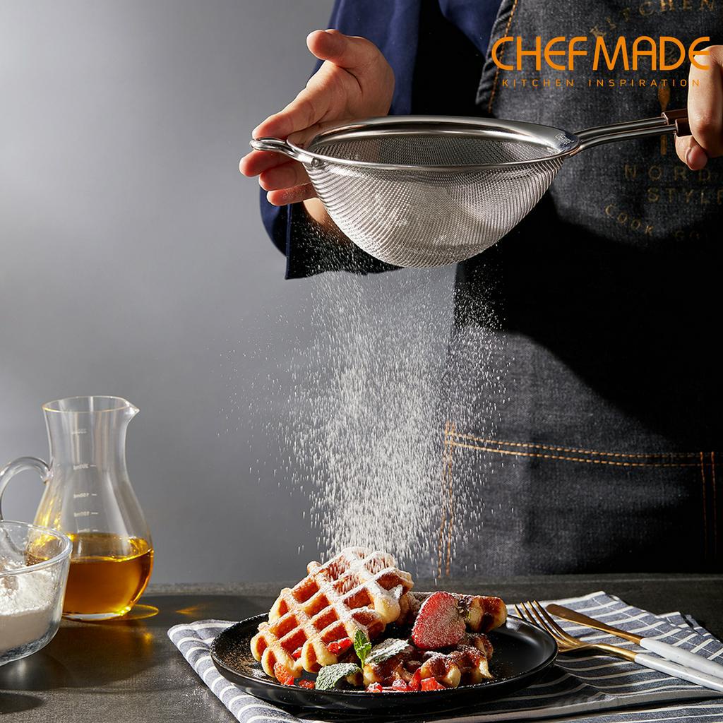 Rây Lọc Lưới Mịn CHEFMADE WK9245 Bằng Thép Không Gỉ 16cm Tay Cầm Chắc Chắn Và Móc Rộng