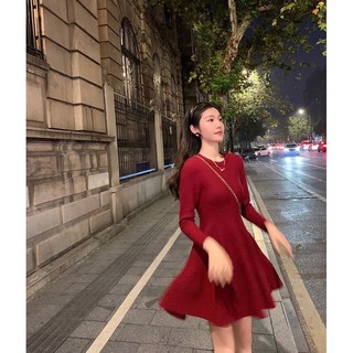 Váy đỏ xoè tay dài(sẵn tại shop )