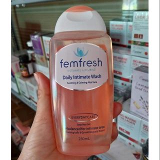 Dung dịch vệ sinh phụ nữ Femfresh Úc
