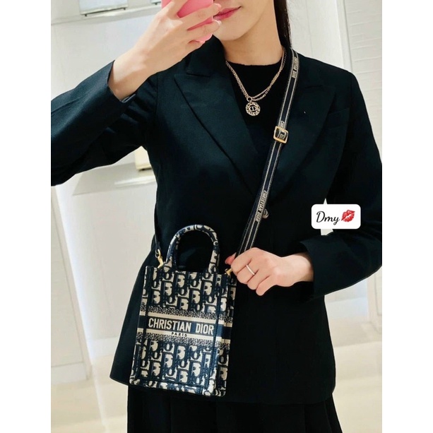 Túi Tote Dior mini size 14cm fullbox DIOR TOTE MINI 💋💋 - FULL HỘP HÃNG❤️ SIZE: 14 X 18 CM KHĂN TURBAN DIOR FULLBOX HÃNG