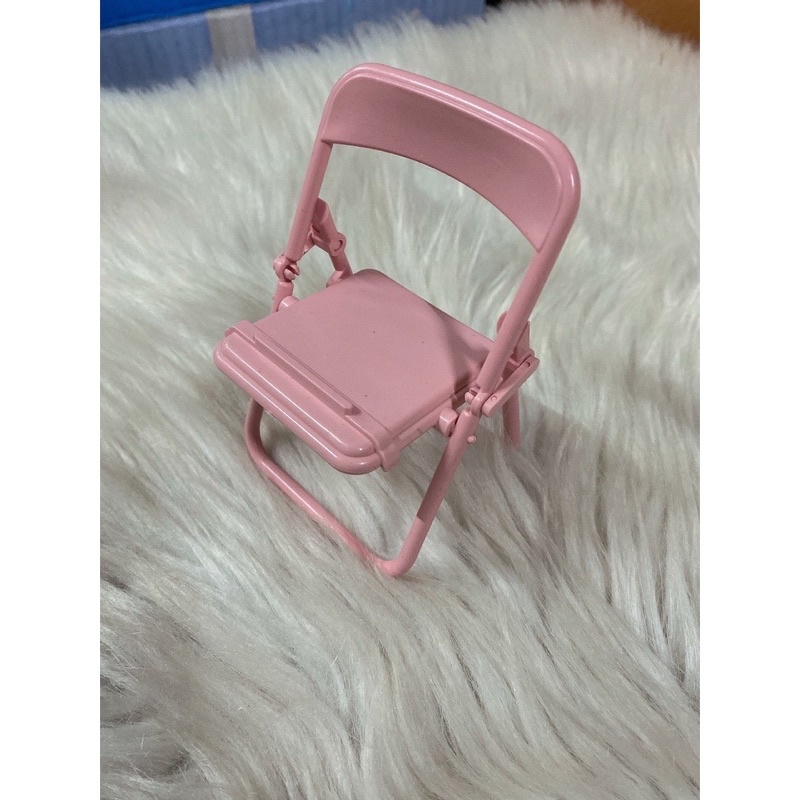 Giá đỡ điện thoại để bàn hình chiếc ghế gấp gọn tiện lợi xinh xắn