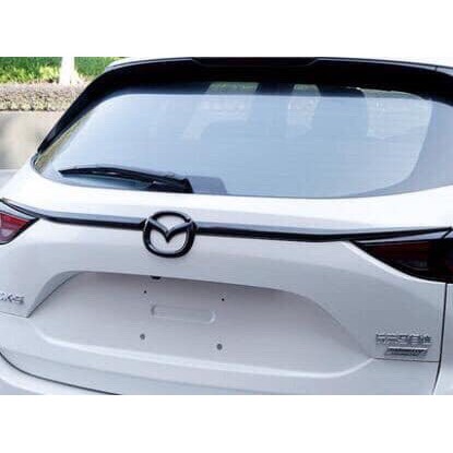 Ốp mí cốp, tay mở cốp và logo trước sau CARBON xe Mazda CX5 2018, 2019, 2020, 2021 vân cacbon cao cấp