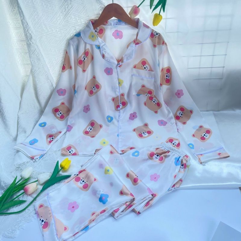 Set xinh xỉu : lụa satin hoạ tiết đẹp mê mẩn , lên dáng cực xinh , chất vải xuông mướt. Nhìn đã thấy mê . lo QAa⁰à⁰⁹⁹p