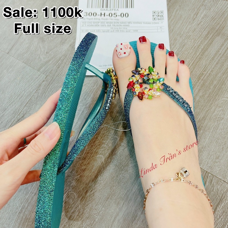 dép HVN kim tuyến viền xanh biển mix charm nguyệt quế