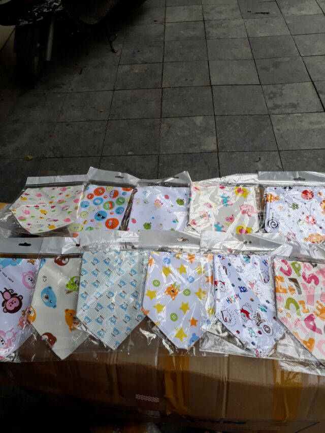 Yếm tam giác cotton cho bé
