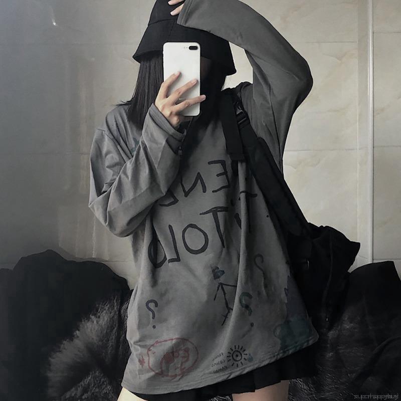 Áo thun tay dài dáng rộng hoạ tiết Graffiti độc đáo